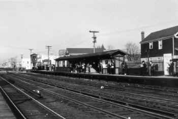25a.  Station-Union Course (View NW) - c. 1925 (Osborne-Keller).jpg (73118 bytes)