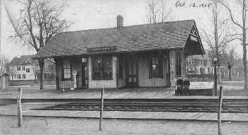 33.  Station-Morris Park-View S-1905.JPG (108999 bytes)