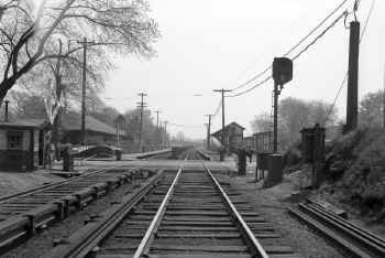 54.  Station-Laurelton - 04-30-1946  Weber-Morrison).jpg (123040 bytes)