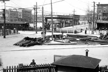 7.  Manhattan Bch Crossing Minus Tracks-Steel for BRT EL (View NW) - E NY - 1917 (Keller).jpg (306216 bytes)