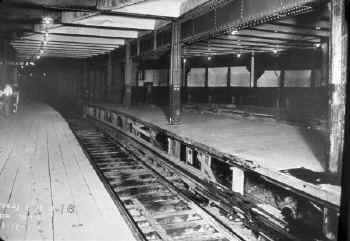 Station-Flatbush_Ave-Bklyn-Tracks_1,2_07-17-1916_(Keller).jpg (72149 bytes)