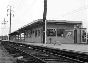 Station-West Hempstead-View SW - 1967 (Keller-Keller).jpg (85381 bytes)