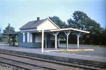 Station-Bellport-1963.jpg (84802 bytes)