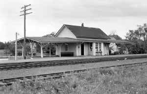 Station-Bridgehampton-View SW -09-20-58 (Solomon for PSC-Keller).jpg (103372 bytes)