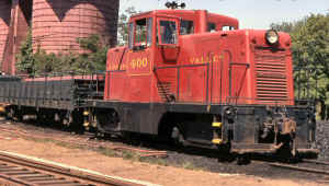 CT-Valley_GE-44-tonner_ex-LIRR-400.jpg (64409 bytes)
