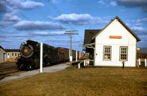 Station-Cutchogue-H10s 108_Frt. WB - 1954 (Emery-Keller).jpg (79080 bytes)