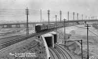 DD1-Mixed Consist Train-Past New Sunnyside Yard-LIC-1910.JPG (111516 bytes)