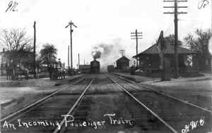 Station-Lindenhurst-c. 1910.jpg (73965 bytes)