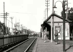 Station-Lindenhurst (View W) - c. 1925 (Osborne-Huneke) (Zoom Shelter).jpg (79863 bytes)