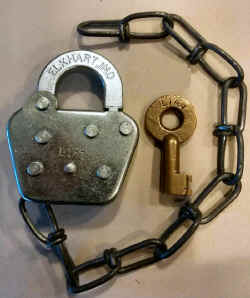 LIRR-locks-keys_RobertMyers.jpg (105362 bytes)