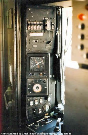 M3-Cab-controls_Jamaica 7-01-1996_PhilipMGoldstein.jpg (87686 bytes)