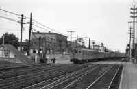 MU Train WB off Hemp. Branch over Tulip Ave.-Floral Park - c. 1950 (Keller).jpg (117863 bytes)