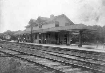 Station-Quogue-1909-Keller.jpg (89101 bytes)