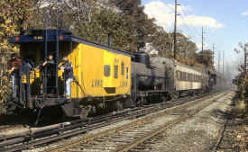 SPENO RAIL GRINDING TRAIN HEWLETT NY HACK C-64_10-1979_Huneke.jpg (136306 bytes)