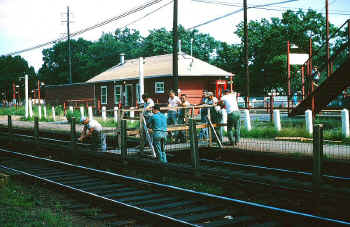 LIRR - Seaford - Workmen on First Day of Tem Depot - 8-24-66.JPG (179001 bytes)