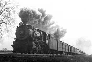 G5s-45-Troop Train-New South Rd-Hicksville-1940 (Keller).jpg (79050 bytes)