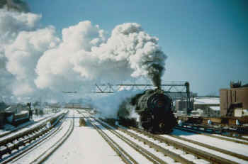 lirr27_G5s_Train-616_accelerating-eastbound_Union-Hall-Street_2-21-1946_F.R.Dirkes-Huenke.jpg (82967 bytes)