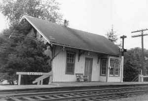 Station-SD-Southold-1958_Irving-Solomon-forPSC-Keller.jpg (57576 bytes)
