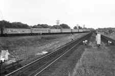 Seq 3 - MU Train E on Springfield Branch Approaching Spfd. Jct. -Laurelton-View E - 08-31-57 (Faxon-Keller).jpg (125565 bytes)