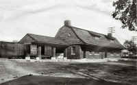 Station-Riverhead_Rear-View_Valuation-Photo_10-1917_DaveKeller.jpg (112205 bytes)