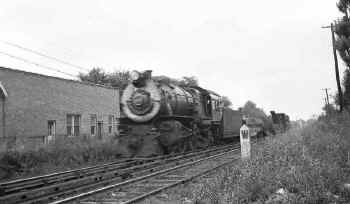 PRR-E6s-460-Wreck-Train-Old-Southern-Road-Laurelton-10-20-39 (Keller).jpg (82695 bytes)