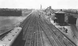 Tower-Dunton-Morris Park Shops - View W - c. 1938 (Keller).jpg (100041 bytes)