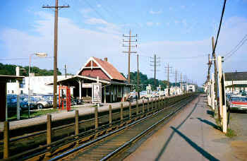 LIRR - Wantagh Depot - Trackside - 9-20-65.JPG (123437 bytes)