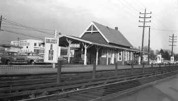 Station-Wantagh-NE-11-12-63 (Lichtenstern-Keller).jpg (78551 bytes)