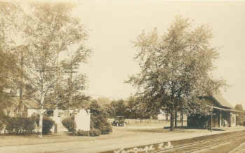 Station-Wantagh-c1920.jpg (143149 bytes)