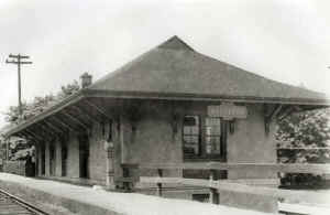 Westbury-Station-1930.jpg (72873 bytes)