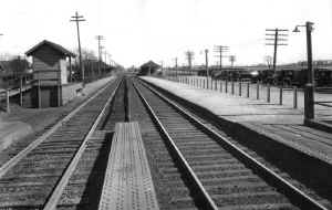 Westbury-Station_ 1932.jpg (99958 bytes)