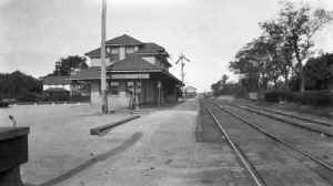 Station-Westhampton-View W - 1915 (T. R. Bayles-Keller).jpg (70688 bytes)