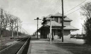 Westhampton-Station_postcard_viewE_c.1925_Morrison.jpg (90529 bytes)