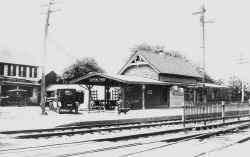 Central-Park-Station_c.1920_Morrison.jpg (85714 bytes)
