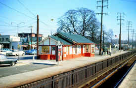 LIRR - Bellmore Station - 1967.JPG (144789 bytes)