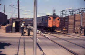 1-MU Train 4739-W-Hemp Br Plainfield Ave-Grade Elim-Floral Park-06-04-61 (Keller).jpg (86957 bytes)