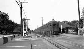 5-MU Dbl Dk 1346 on 5-Car Train West at Sta - Nassau Blvd, Garden City - 9-14-48 (Hermanns-Keller).jpg (87966 bytes)