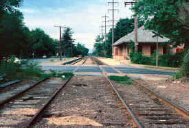 Station-Clinton Rd-Garden City-Central Branch  (View W) - 09-08-78 (Madden-Keller).jpg (152422 bytes)