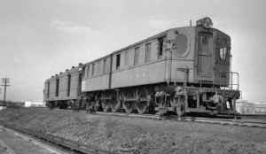DD1-340-Tichy Scheme-Pulling Horsecar from Brandywine Stables-Near Jamaica - 1950 (Keller).jpg (74576 bytes)