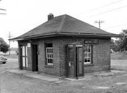 Station-East Moriches-View SE-06-20-55 (Faxon-Keller).jpg (132426 bytes)