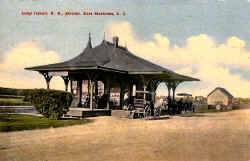 Station-East Moriches - c. 1910 (Morrison).jpg (75955 bytes)