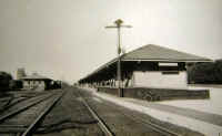 Express-FreightHouse-left-Southampton_viewE-c.1925JamesV.Osborne.jpg (58927 bytes)