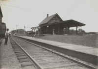 Station-Exp-Hse-Cutchogue-Exp-c. 1905.jpg (76140 bytes)