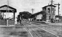 Station-Exp-Hse-Lynbrook- PTTower-c. 1910.jpg (303360 bytes)