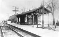 Station-Exp-Hse-New-Hyde-Park-1918.jpg (470190 bytes)