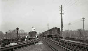 DD1-Frt-east-Montauk-Branch-tracks-Valley-Strm-c. 1940.jpg (70744 bytes)