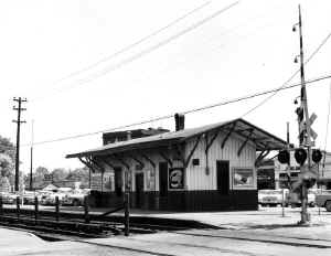 Hewlett-Station_viewNE_c.1955_Morrison.jpg (89533 bytes)