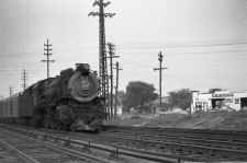 G5s-50-Train-W-Floral_ Park-c. 1950.jpg (100249 bytes)
