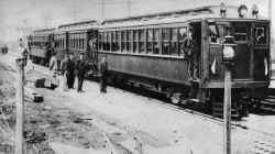 LIRR-electric-to-Hempstead_Floral-Park_5-26-1908_Newsday.jpg (82810 bytes)