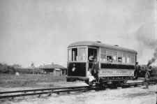 Suffolk Traction Co-Battery Car No. 3 - at Sta-Holtsville-Train time- c. 1913.jpg (68571 bytes)